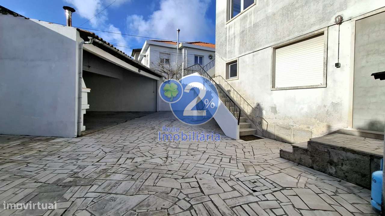 Apartamento T5 Duplex com Logradouro - Pousos-6