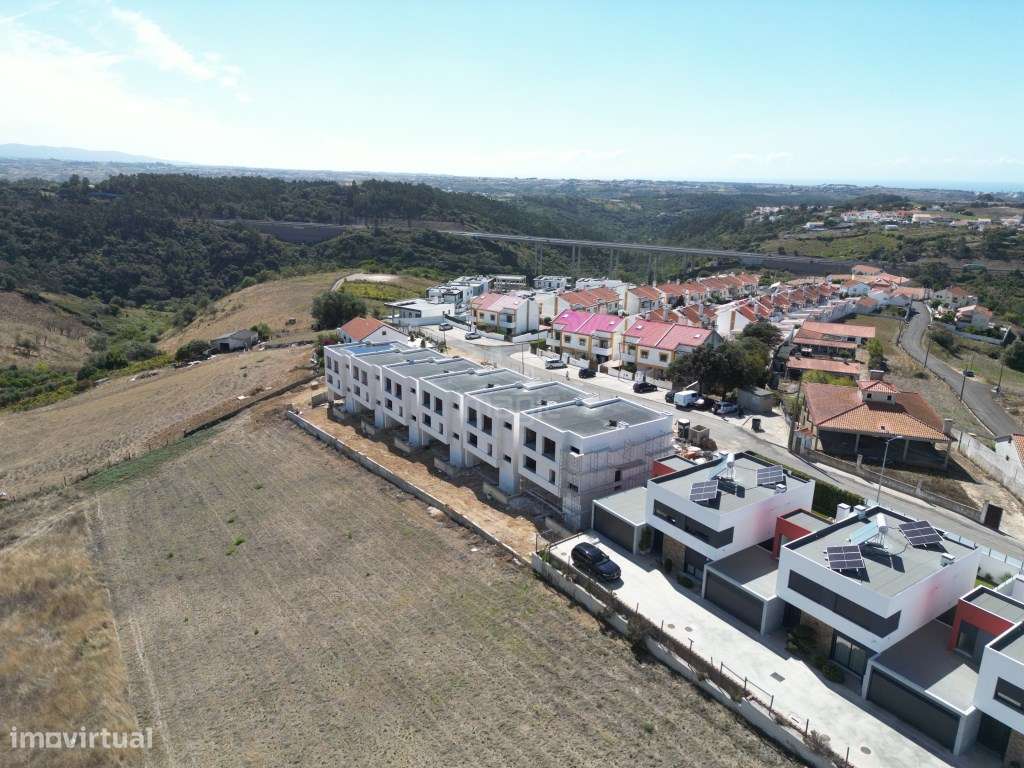 Moradia T4 nova com piscina e de Design moderno, em Mafra.-43
