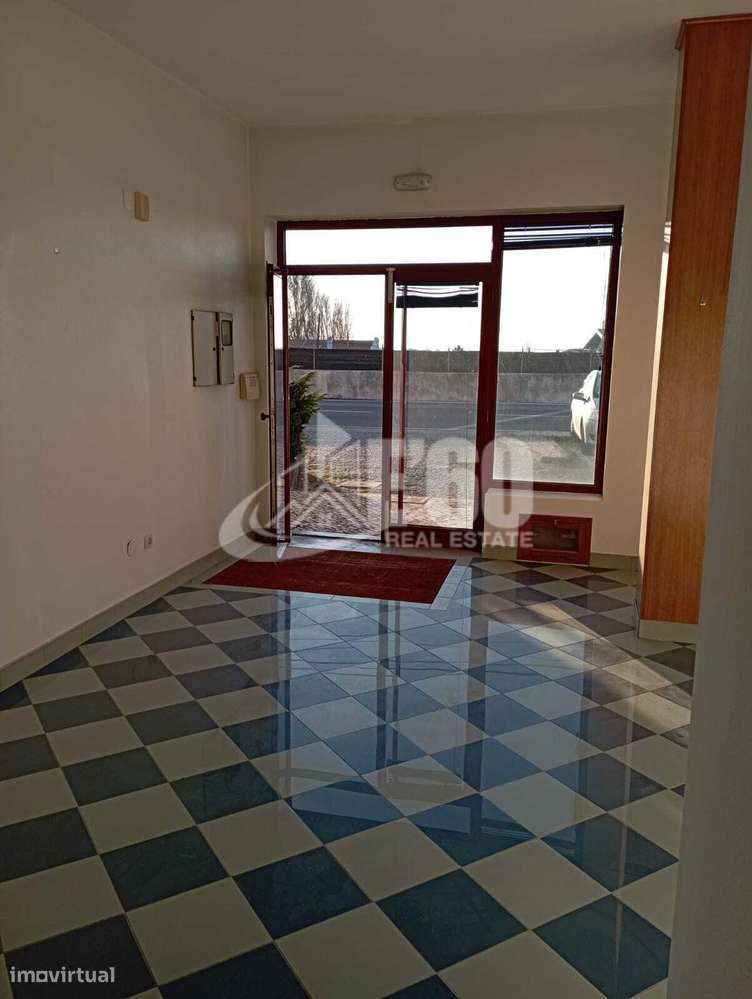 LOJA EM ESMORIZ - Grande imagem: 2/11