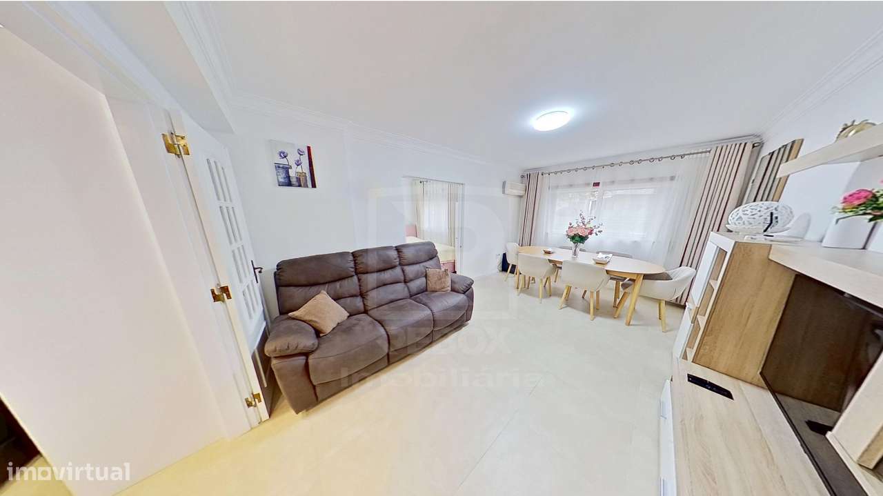 Apartamento T4, lavandaria e excelente aproveitamento do espaço-1