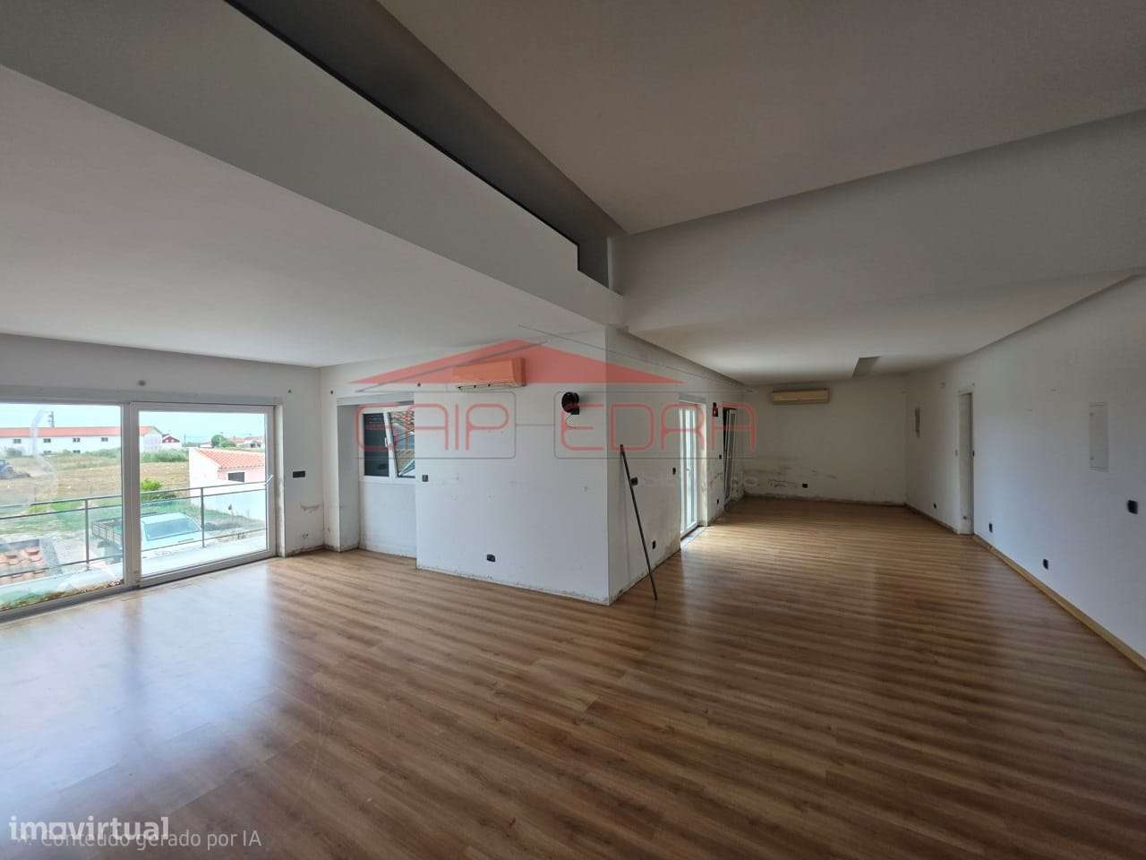 Moradia de excelentes áreas em Atouguia da Baleia Peniche-10