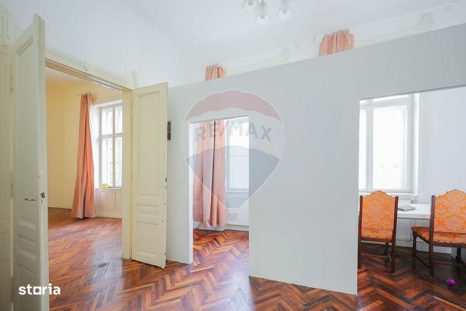 Apartament cu 4 camere de vânzare în zona Ultracentral-6