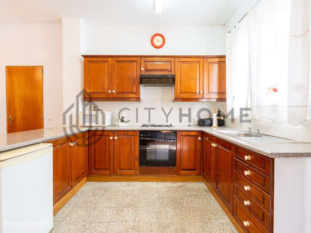 Moradia T4 + Apartamento T1 Independente em Paderne- Albufeira - Grande imagem: 5/36