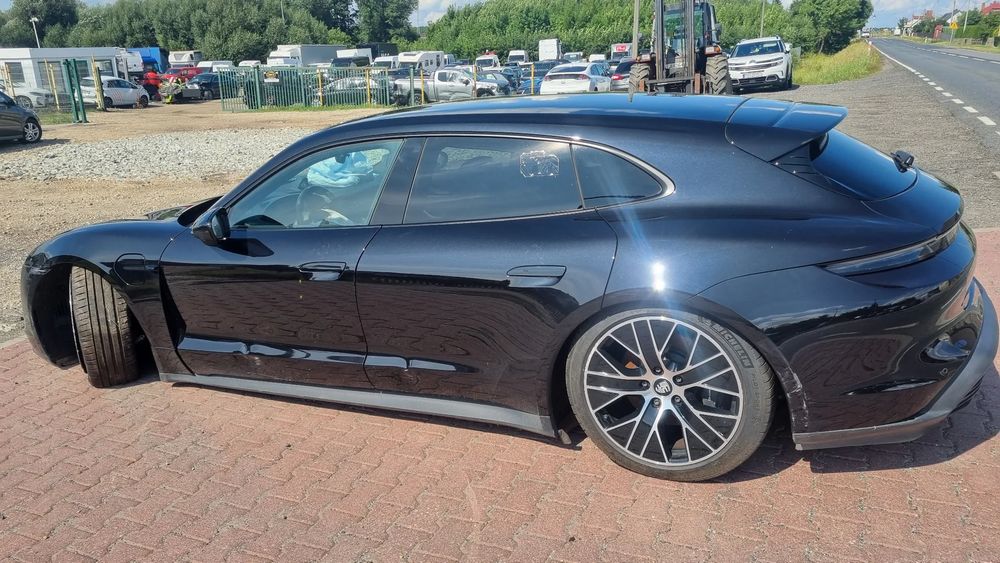 Porsche Taycan Performance Plus 2022