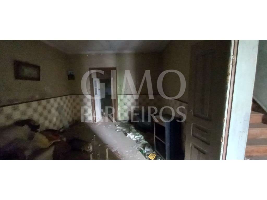 Moradia T3 para Remodelação ou Construção em Oiã - Grande imagem: 5/11