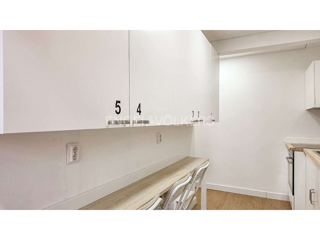 T4 Remodelado no Centro de Carnaxide - Grande imagem: 5/30