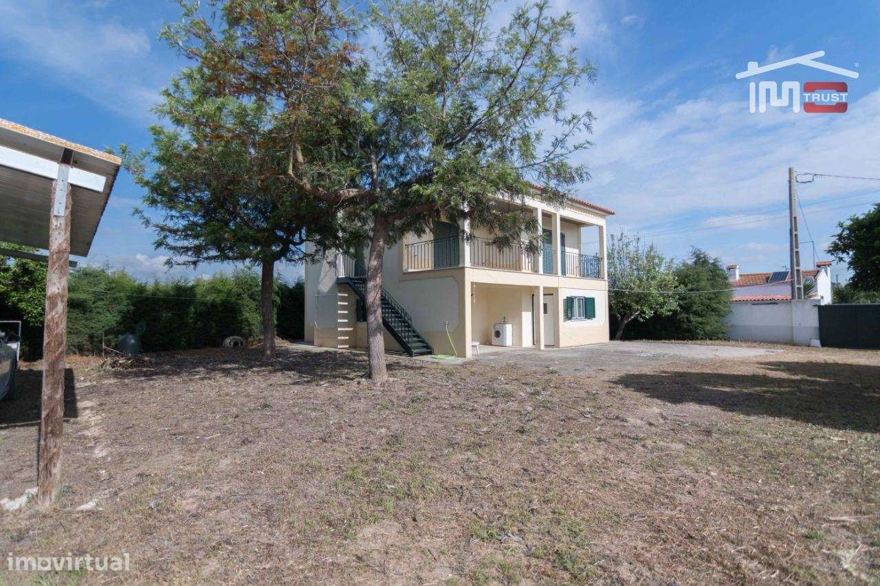 EXCELENTE MORADIA T5 COM 2 PISOS EM CANEIRAS SANTAREM - Grande imagem: 5/27