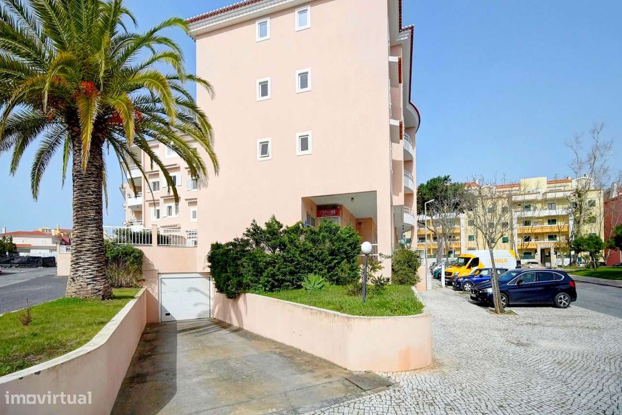 T2 com Vista Mar na Costa da Guia | Último Piso com Garagem Box Dupla-24