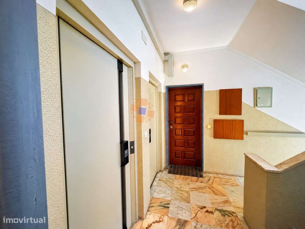 T1 com Áreas de T2 | Remodelado | Varanda | Centro do Feijó-18