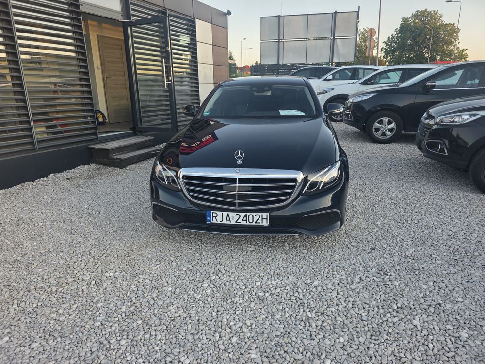 Mercedes-Benz E W213 200 9G-TRONIC 2016