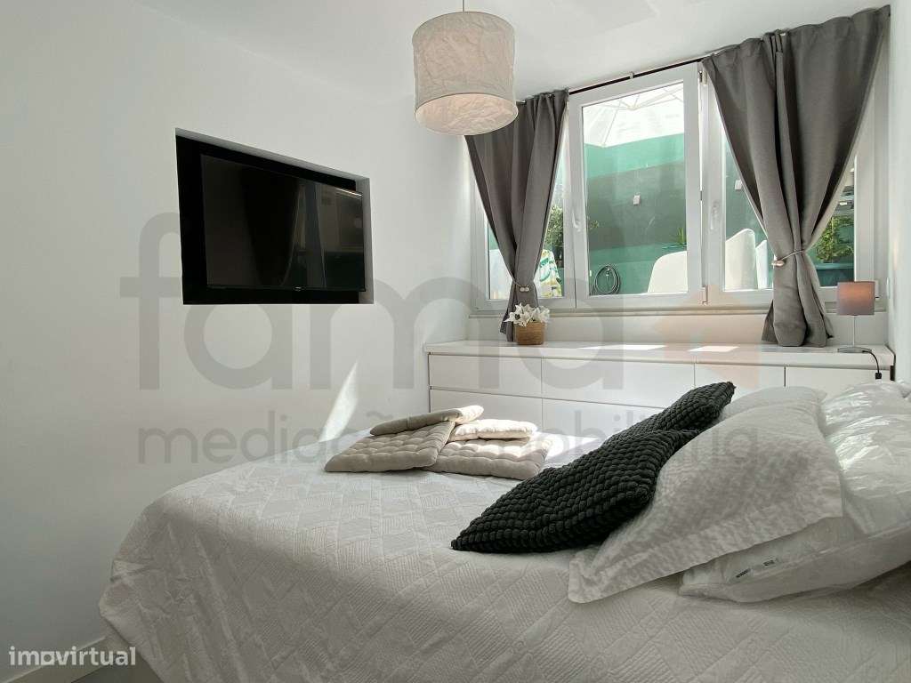 T2 Remodelado Com Terraço Alto da Parede-18