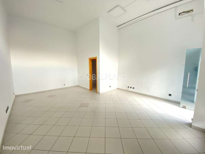 Loja no centro de Lagoa - Grande imagem: 3/5