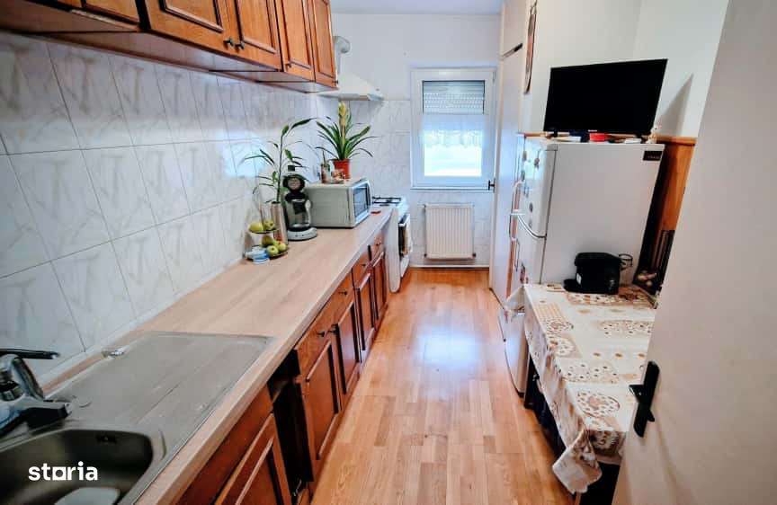 Apartament 3 camere -56mp cu 2 balcoane spre vanzare in Vasile Aaron - Imagine principală: 4/7