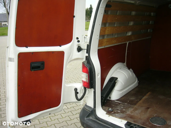 Volkswagen Transporter T5 LIFT - 8