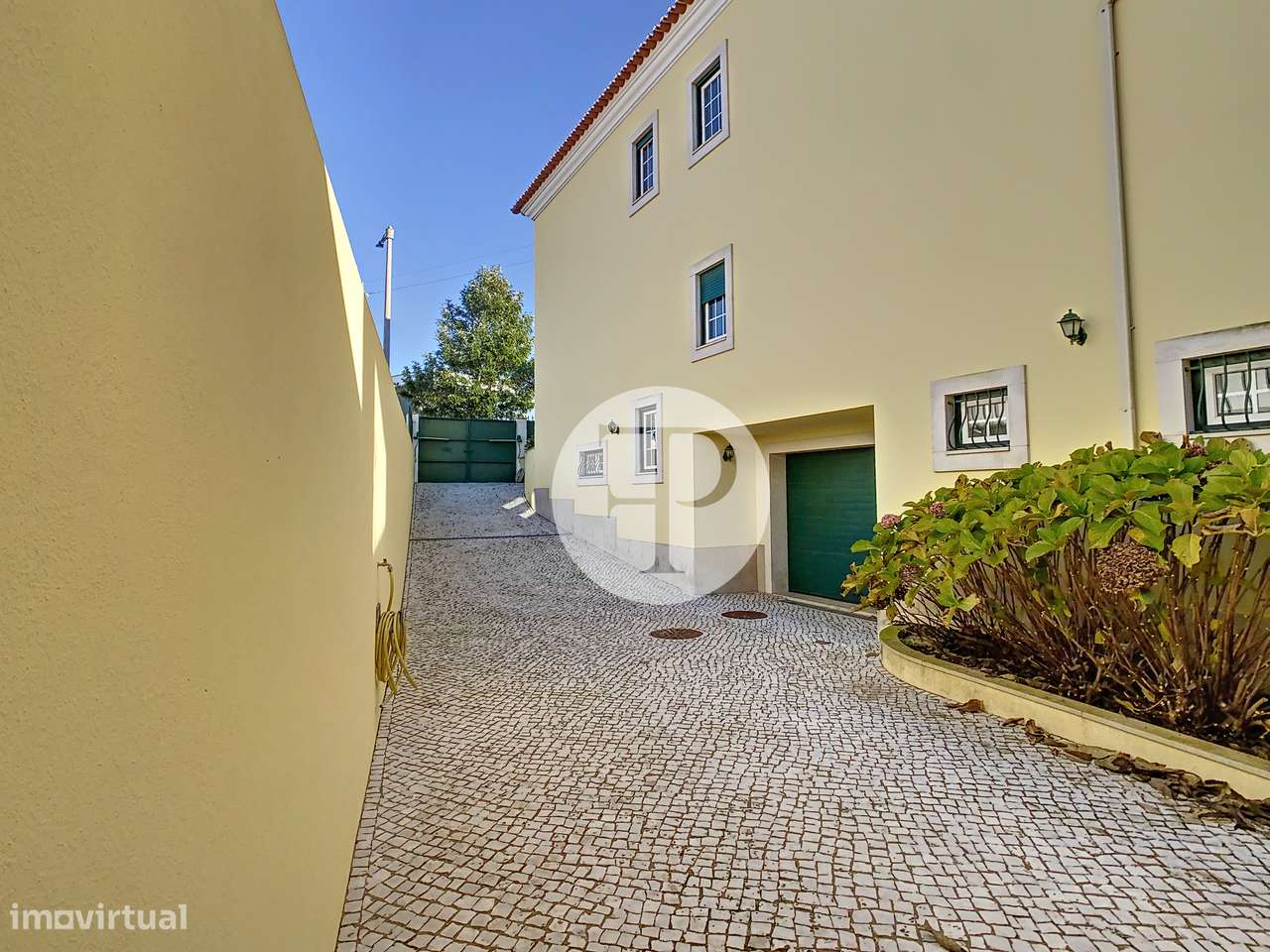 Moradia T5 com piscina no Nadadouro | 408 m² | Lote de 809 m²-51