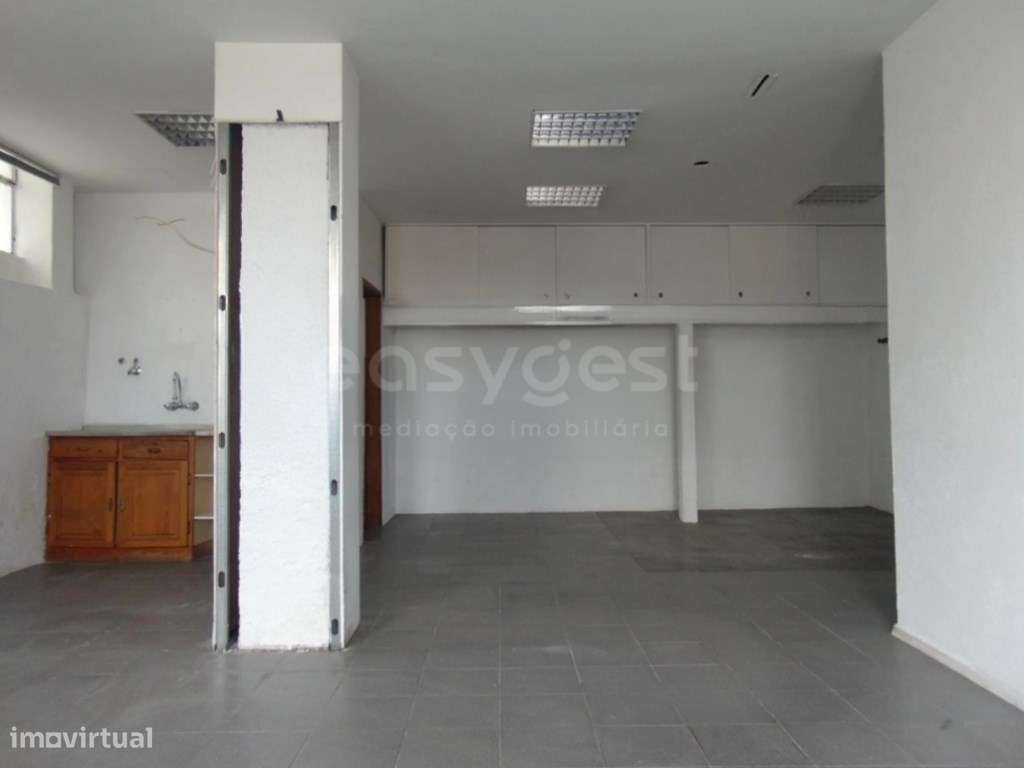 Moradia com Potencial Comercial e Habitacional em Salgueiro do Camp... - Grande imagem: 5/36