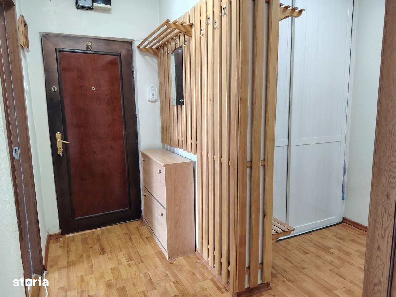 Apartament 3 camere Piata Centrala-1