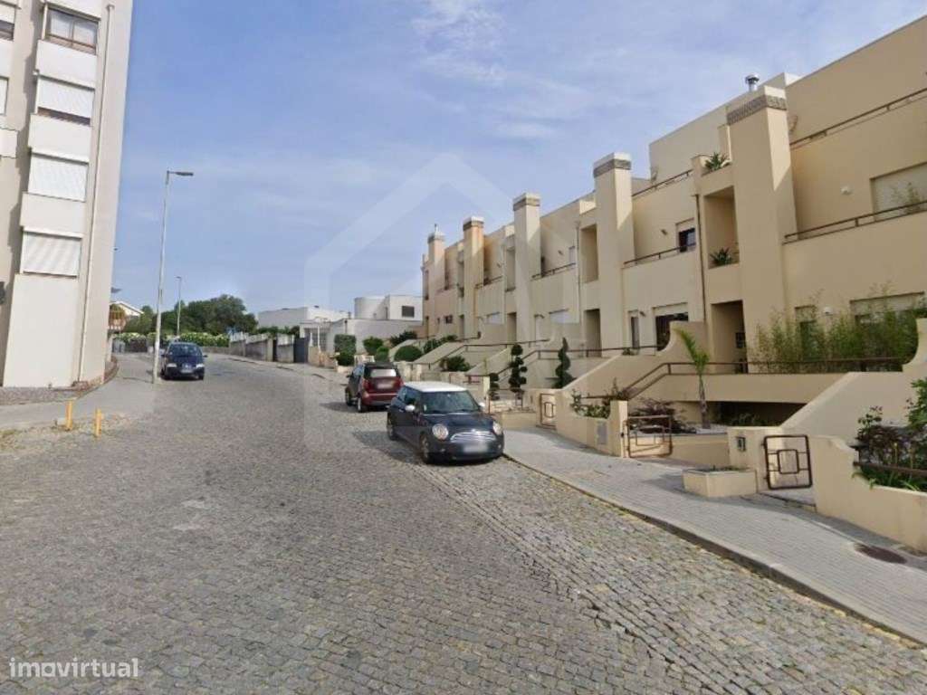 Garagem em Arcozelo - Grande imagem: 4/4