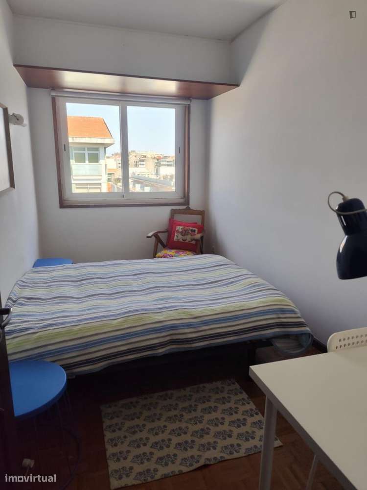 Quarto - localizado em Massarelos Porto - Grande imagem: 5/7