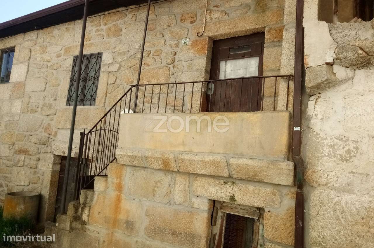 Moradia para reconstrução com ruina e quintal em Presandaes – Alijó... - Grande imagem: 3/4