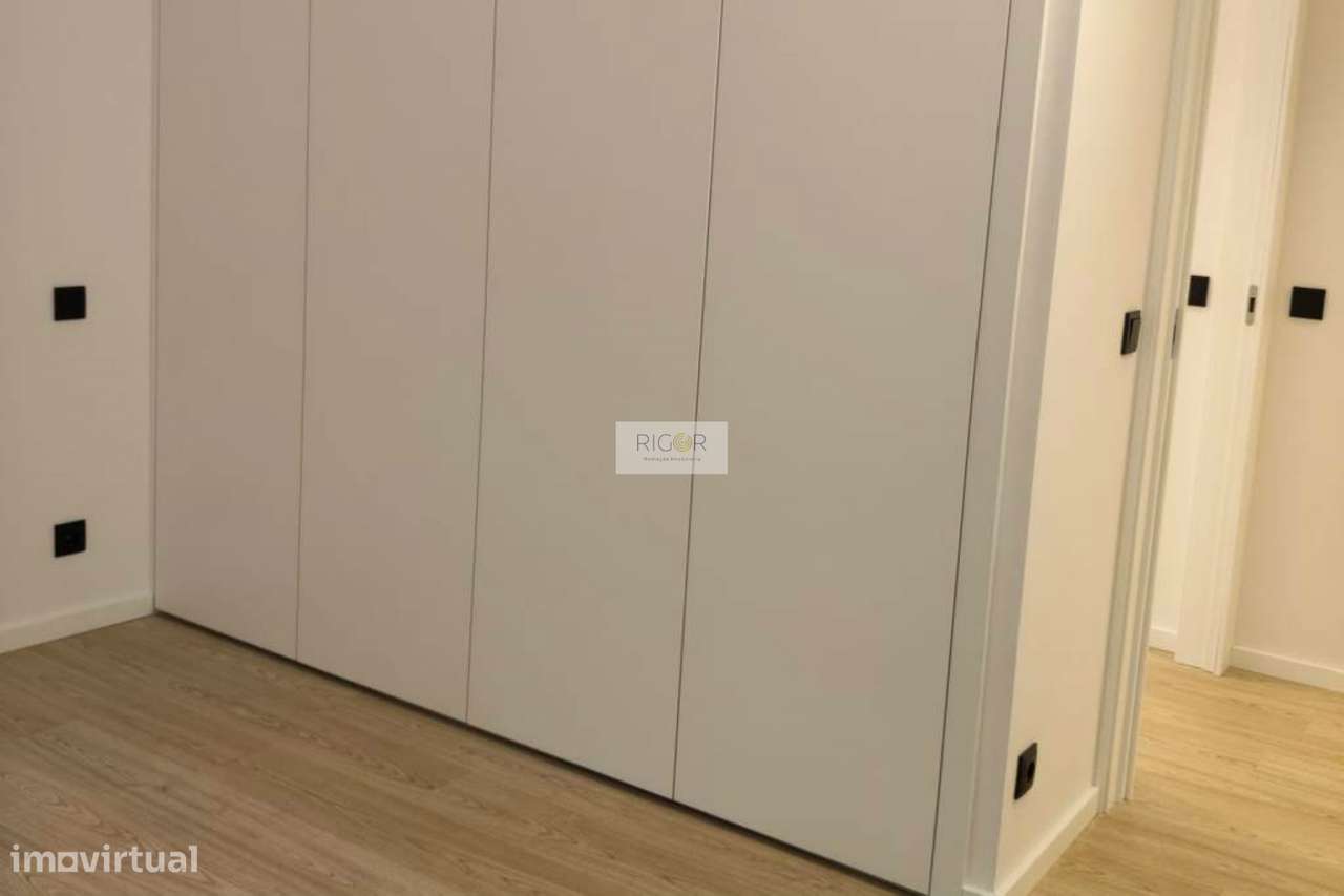 Apartamento T3 em Matosinhos, junto ao metro, pronto a habitar.-17