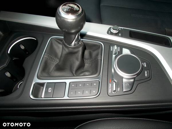 Audi A4 2.0 TDI Design - 13