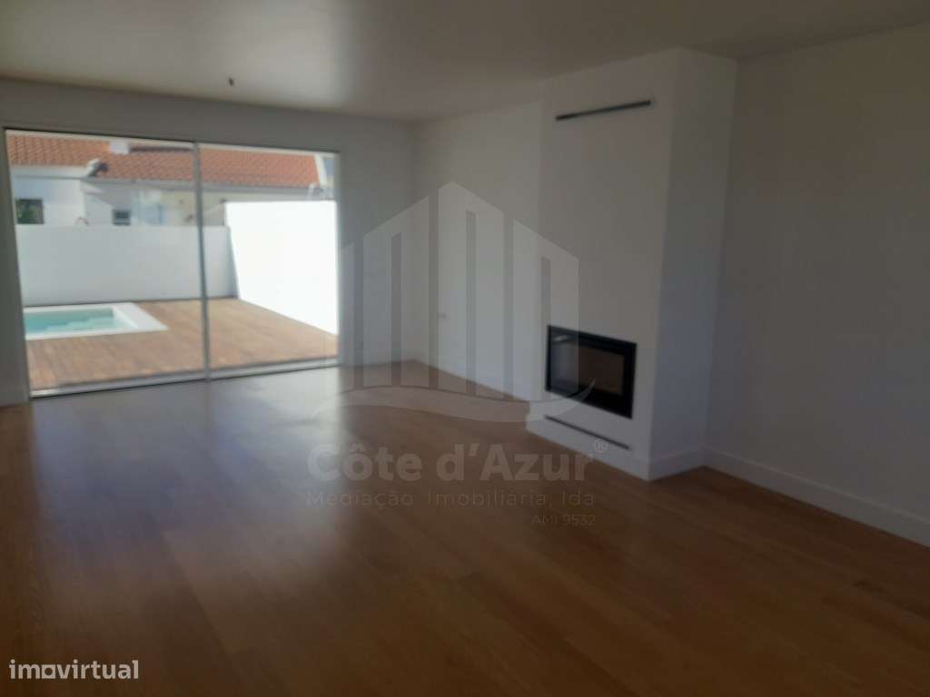 Moradia Nova T3 Sesimbra (castelo)-4