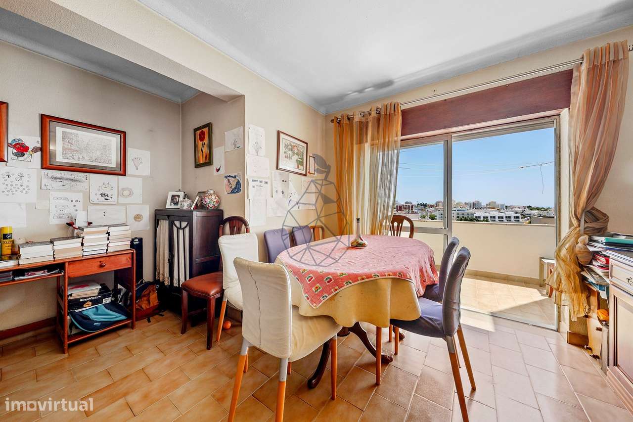Apartamento T3 com exposição solar nascente /sul em Portimão-5