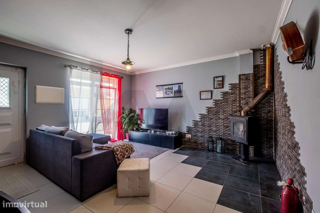 Moradia T2 com sótão habitável | Condomínio com piscina | Óbidos - Grande imagem: 5/37