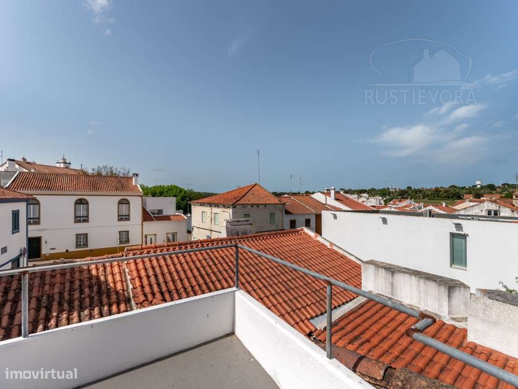 Moradia T2 em Cabeção com terraço-15