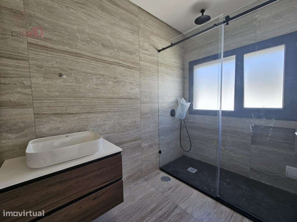 Moradia com piscina, para venda em Brejos de Azeitão-19