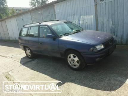 Opel Astra F SW de 1997 para peças - 1