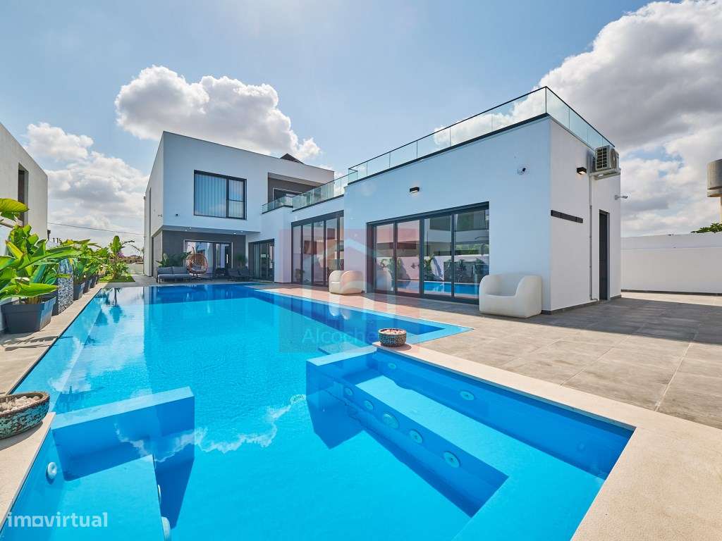 Moradia T5 de Luxo com Piscina Infinita Aquecida e Jacuzzi em Corte...-49