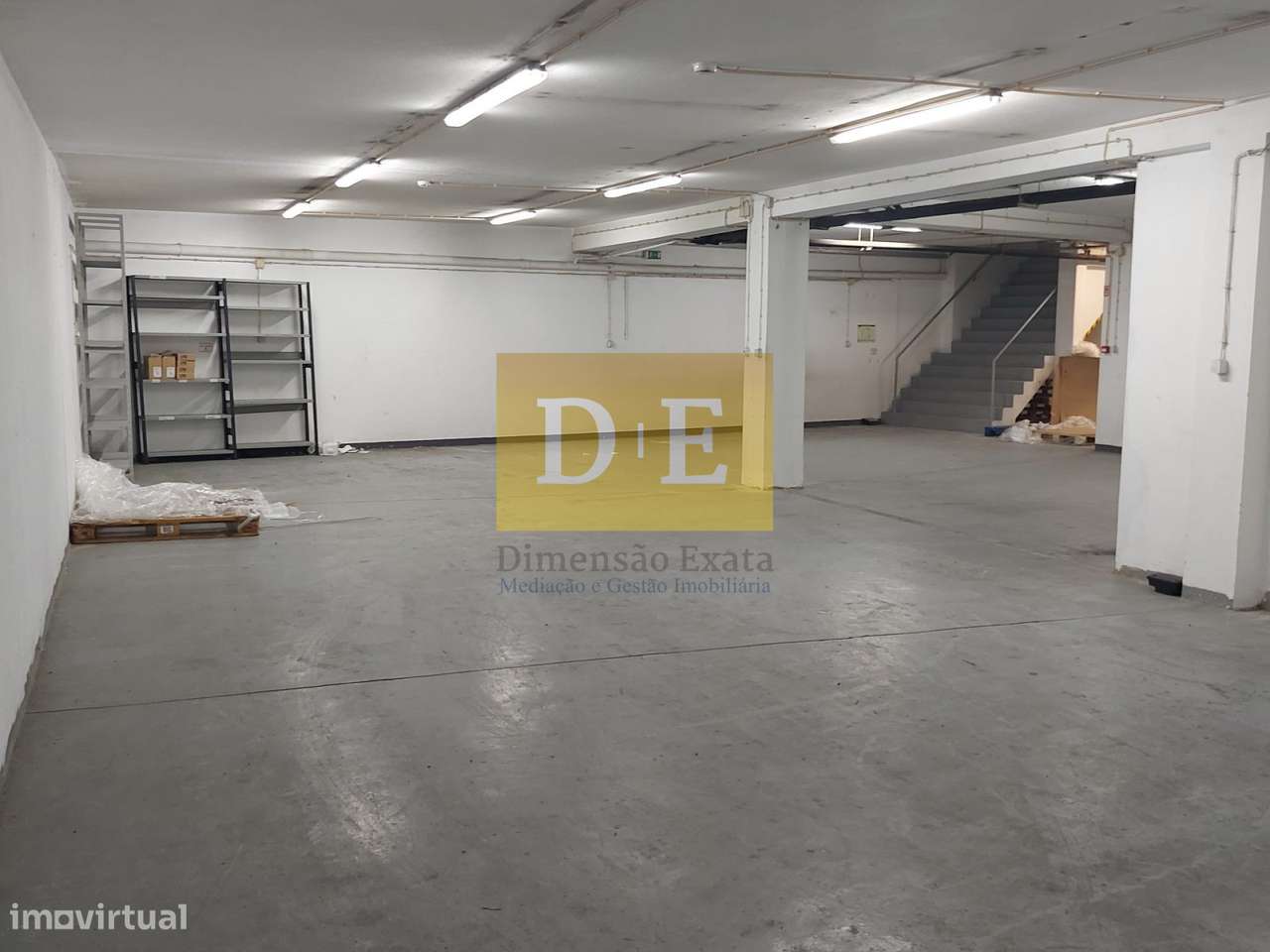 Loja e Armazém em Pleno Centro de Leça da Palmeira - Grande imagem: 5/25