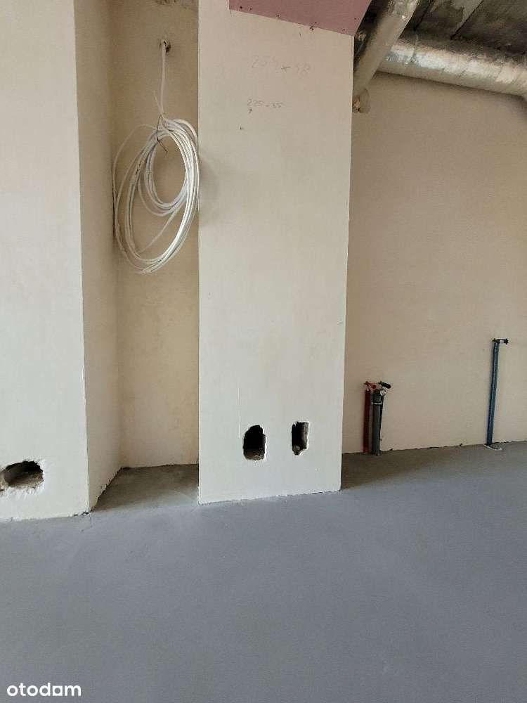 Nowoczesny lokal 28m² z parkingiem idealny na biuro lub małe usługi-9