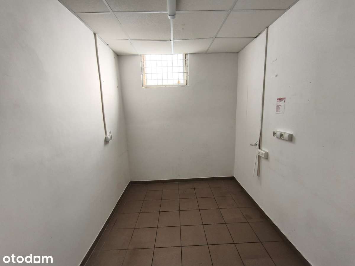 Nieruchomość handlowo-usługowa, działka 688m2, lokal 100m2-12