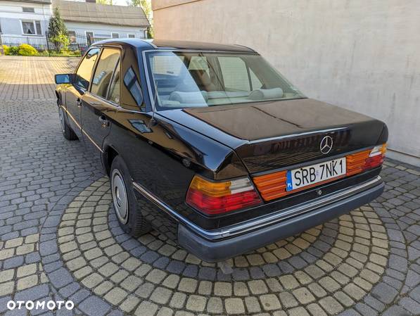 Mercedes-Benz W124 (1984-1993) - 20