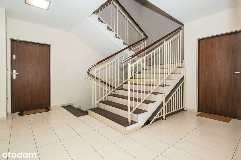 3 pokojowe mieszkanie z narożnym balkonem!-13