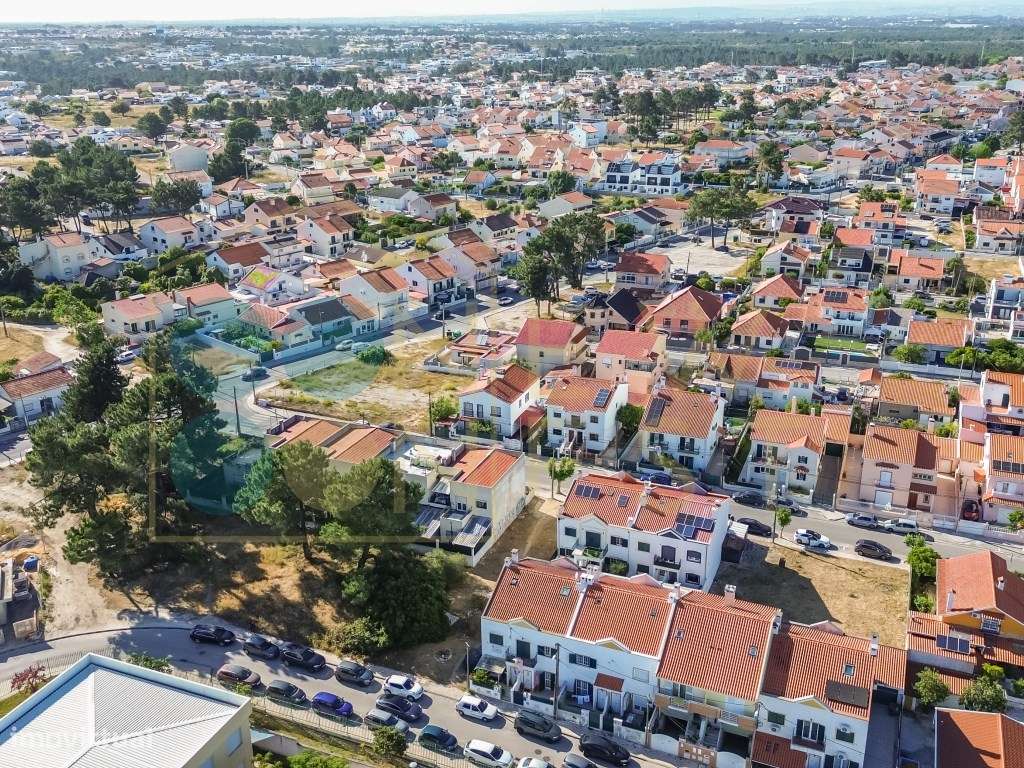 Andar de Moradia T3 com Entrada Independente e Espaço Exterior na Q...-36
