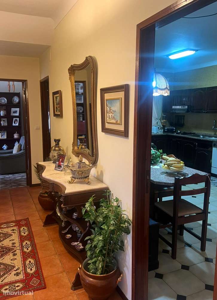 Moradia T4 com 3 LOJAS AREENDADAS E GRANDES TERRAÇOS - Peso da Régua-5