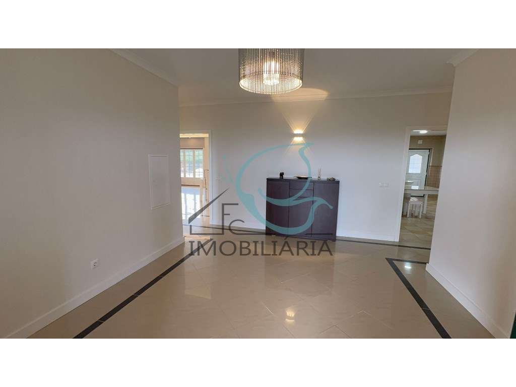 Moradia T5 com Vista para a Serra em Alenquer-49