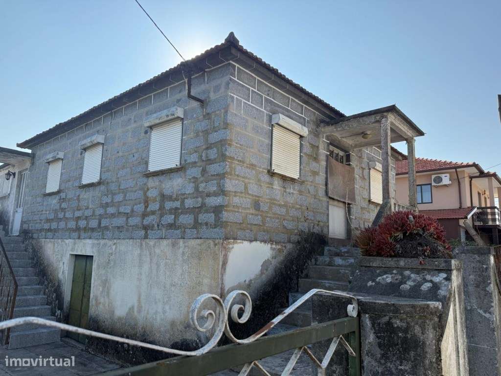 Moradia para recuperar em Cabeçudos - Grande imagem: 2/22