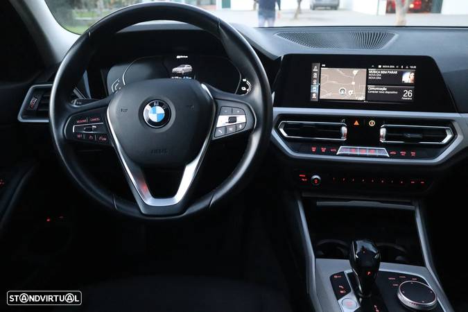 BMW 330 e Touring Corporate Edition Auto - 25