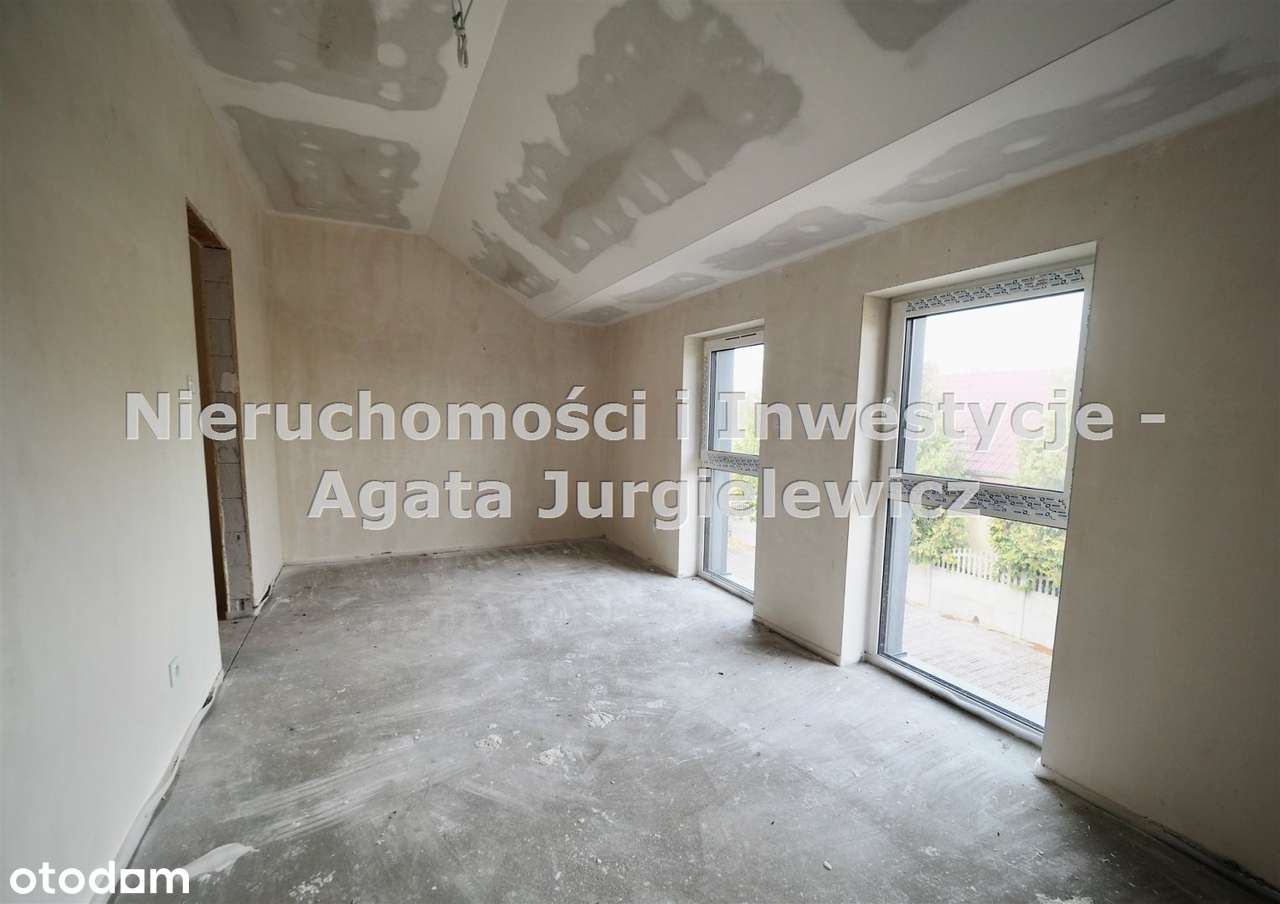 Szereg skrajny; Duża działka, Budynek z odbiorami-8