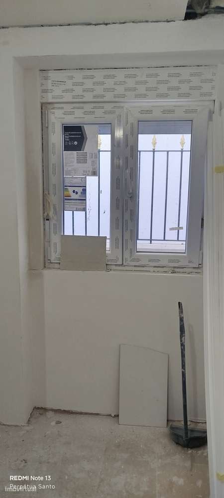 Excelente Andar de Moradia (Rés do Chão) Logrador com Churrasqueira - Grande imagem: 4/13