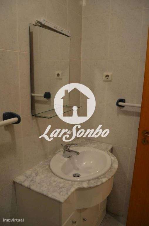 Excelente apartamento T2 no centro da Maia-10