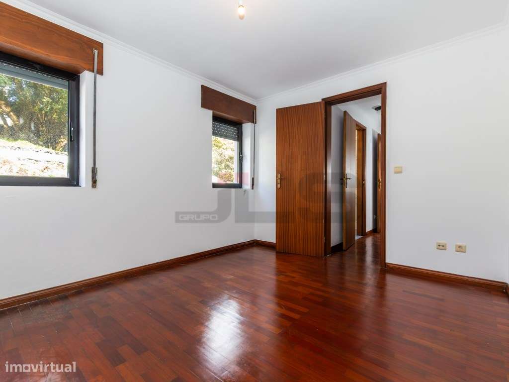 Moradia T4+1 com Dupla Cozinha e Vista Mar - Potencial de Investime...-17