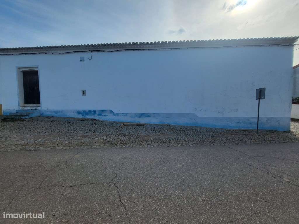 Armazém, com 200 m2, mesmo no centro da aldeia - Grande imagem: 4/10