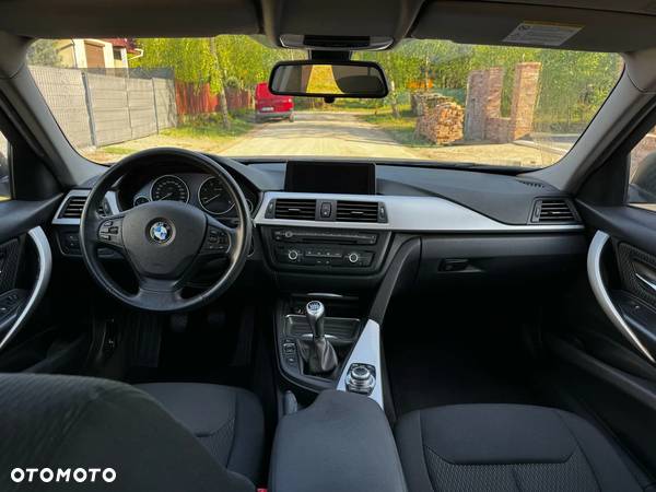 BMW Seria 3 316d - 10