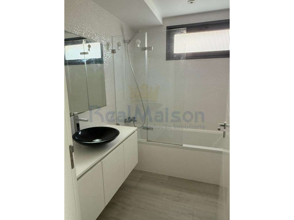 Excelente Moradia de Luxo c/ 7 quartos, Piscina e Jardim-12